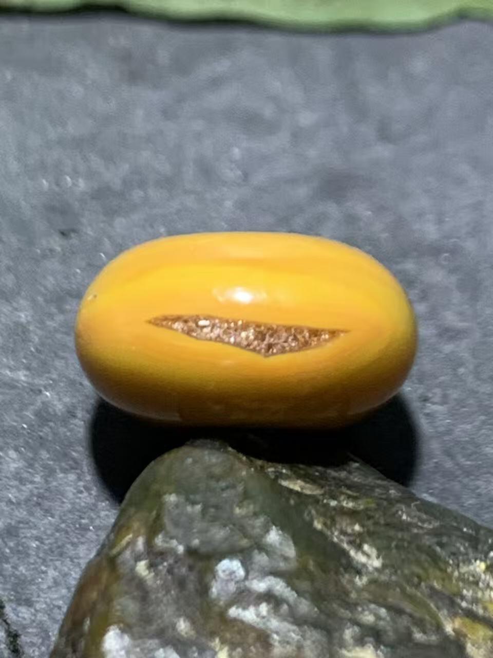 精美冰飘战国红玛瑙算盘珠一个，