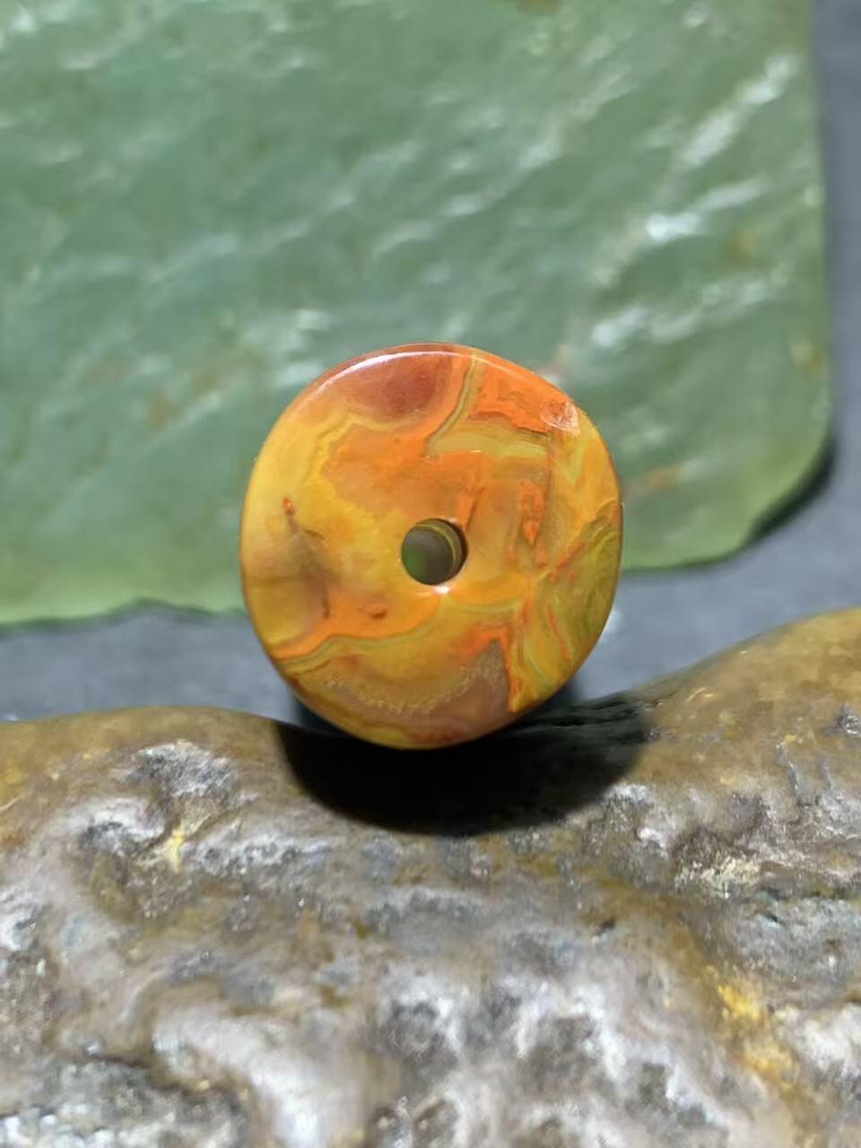 冰飘战国红玛瑙通货直桶，桶珠一颗！