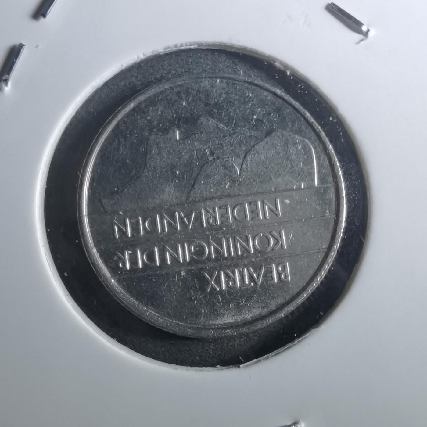 沼泽如烟--第905场 荷兰1985年25分