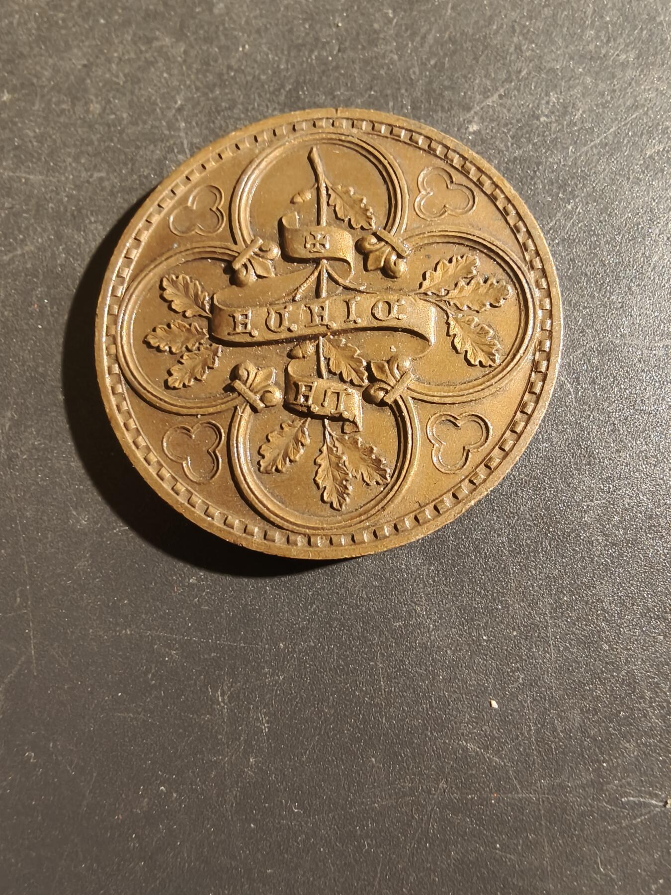 老王徽章第163期 13-15日三场连拍 16日统一发货  13、14日结束后可寄存 法国历史协会大铜章    直径34mm.    重量20g