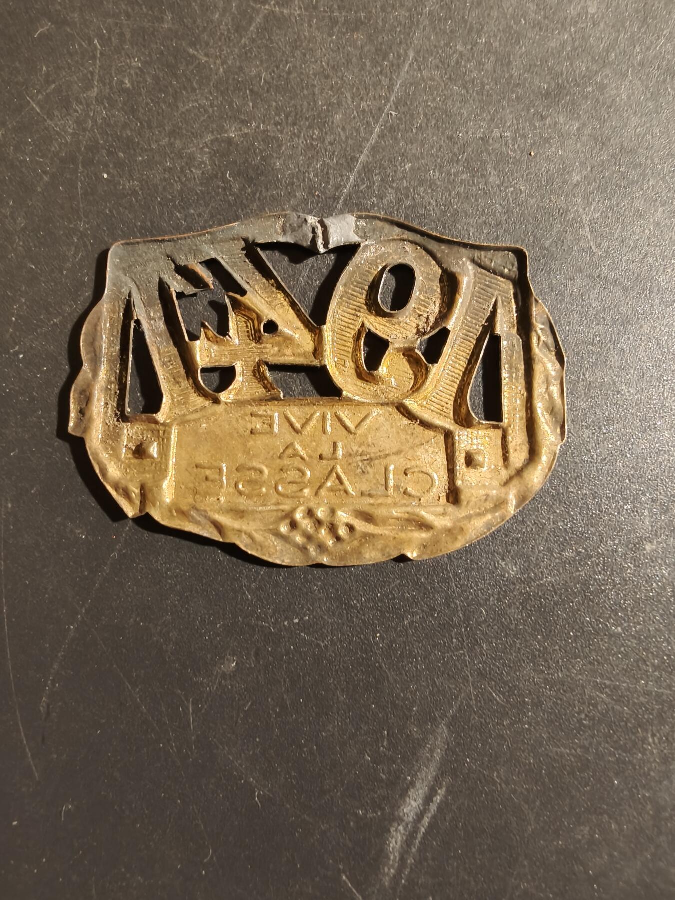 老王徽章第163期 13-15日三场连拍 16日统一发货  13、14日结束后可寄存 法国二战铜皮带扣