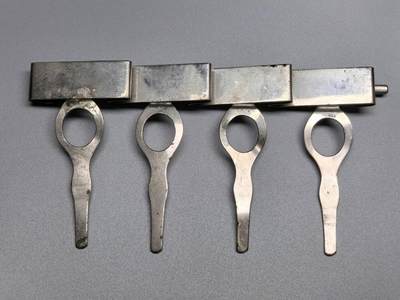 小驴勋章奖章收藏11月15日周六晚五点拍卖（珍爱和平，收藏战争，铭记历史，勿忘国耻，忠党爱国。有偿代拍，送拍规则在简介最后，参拍须阅读规则后再参拍，关系到运费包装发货时效真假辨别等关键信息，拍卖时不再发原图，看大图店主微信码在拍卖店铺介绍里） - 日本战时钢制四连挂