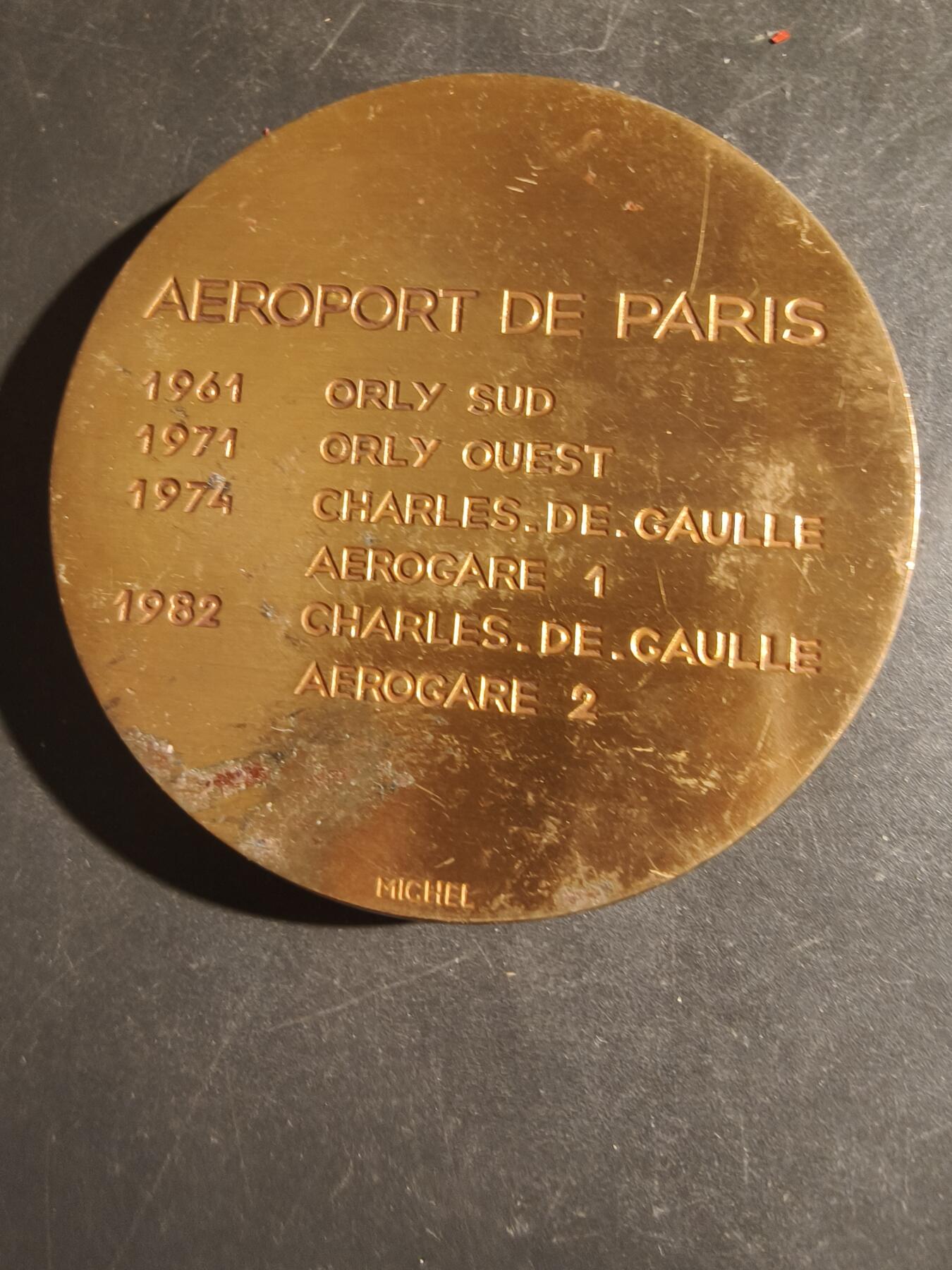 老王徽章第163期 13-15日三场连拍 16日统一发货  13、14日结束后可寄存 法国大铜章     直径76mm.   重量288.1g