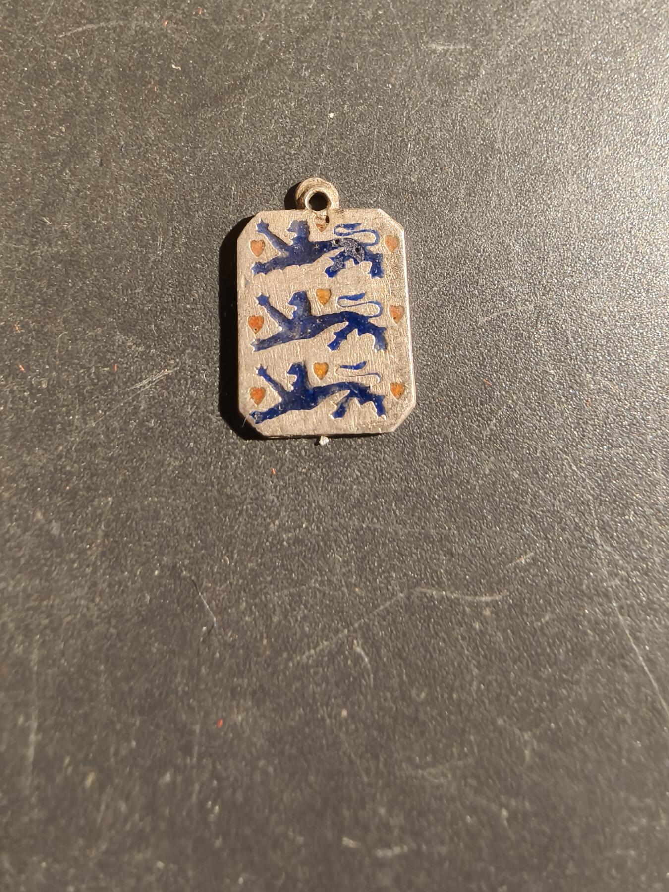 老王徽章第163期 13-15日三场连拍 16日统一发货  13、14日结束后可寄存 丹麦徽章    925银    1.3g