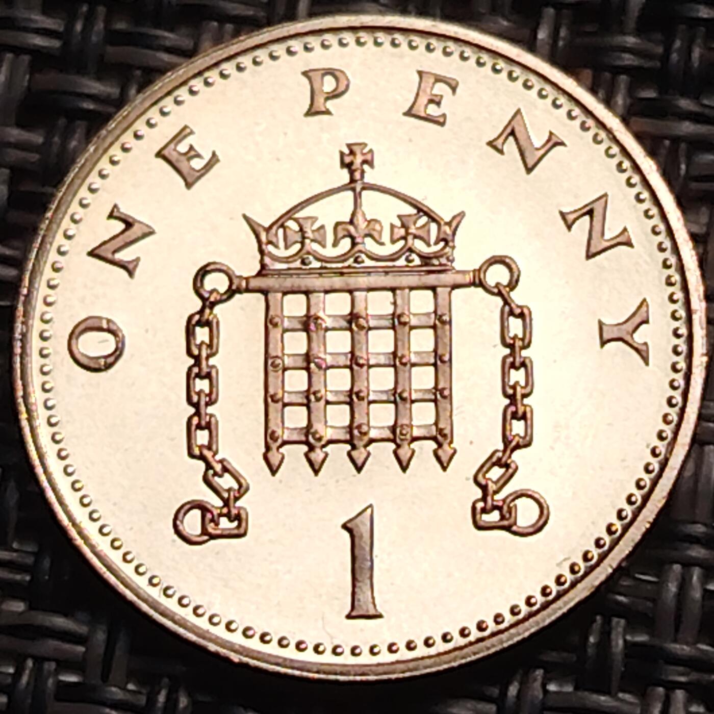 布加迪🐬～世界钱币(上海)🌾第 259 期 /  各国套币和散币 英国🇬🇧 1987年 1便士精致币