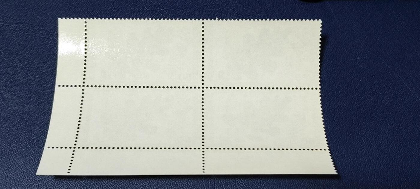 德国邮票专场，都是四方联 德国邮票  四方联，1979年发行，森林中的  花卉 果实4全 ，品相如图