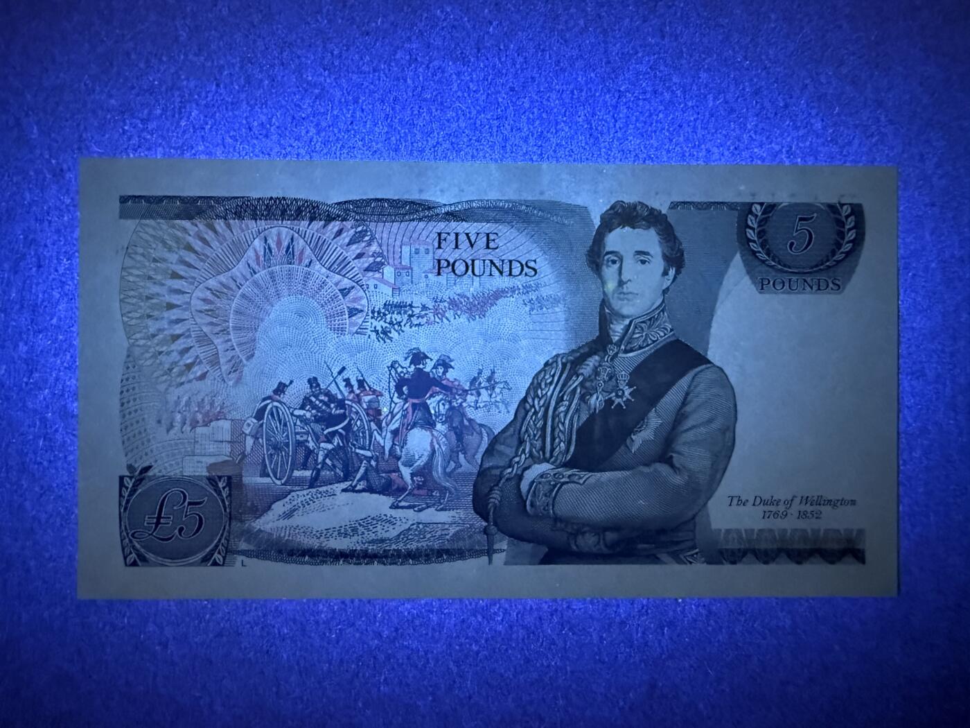 《艾美收藏》第220期-11.16周日外币畅拍场 英国5镑 UNC D序列 无4