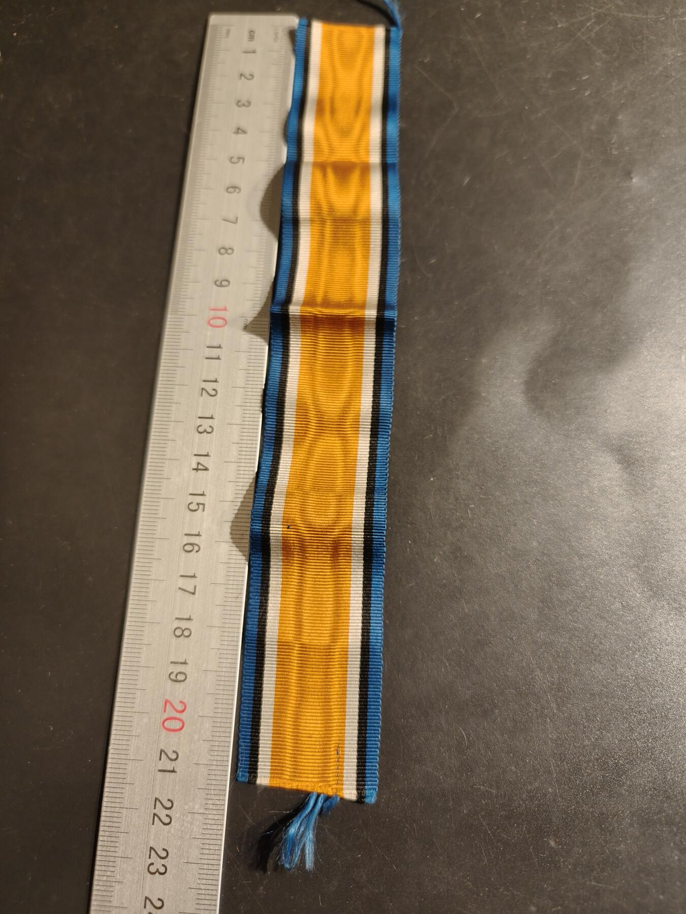 老王徽章第163期 13-15日三场连拍 16日统一发货  13、14日结束后可寄存 英国一战纪念章绶带       21cm 