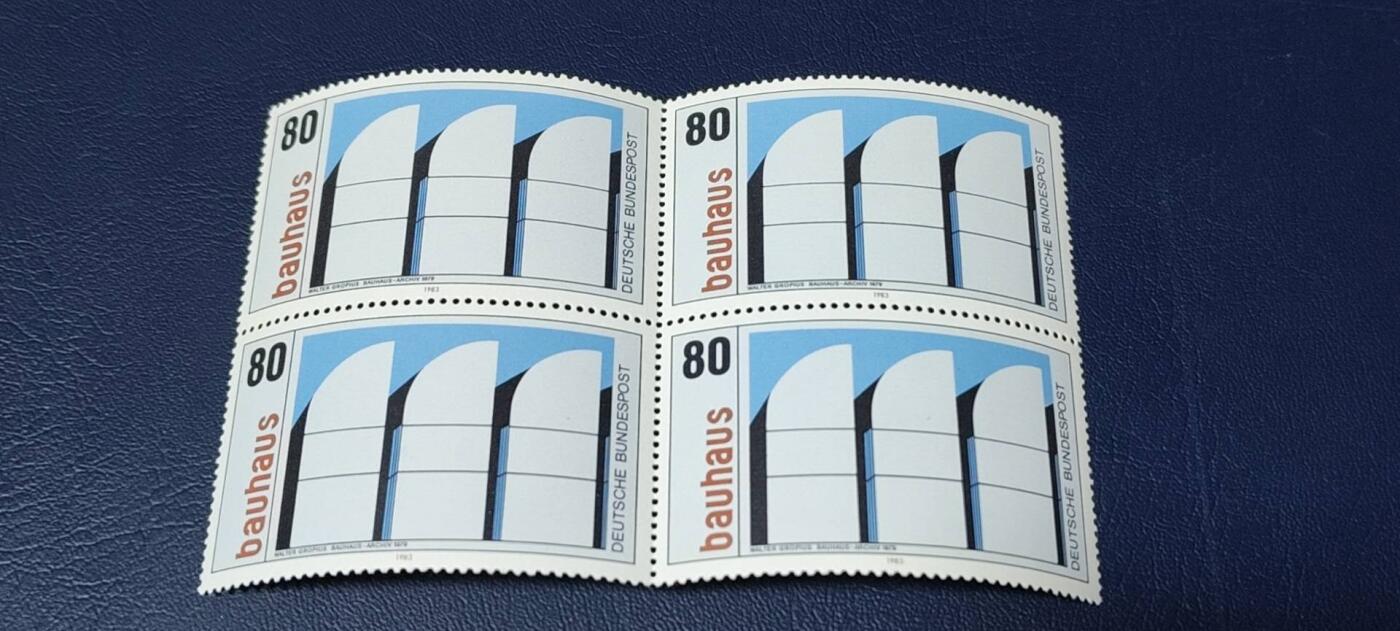德国邮票专场，都是四方联 德国邮票四方联一张，1983年发行，包豪斯建筑美术学院  。品相如图