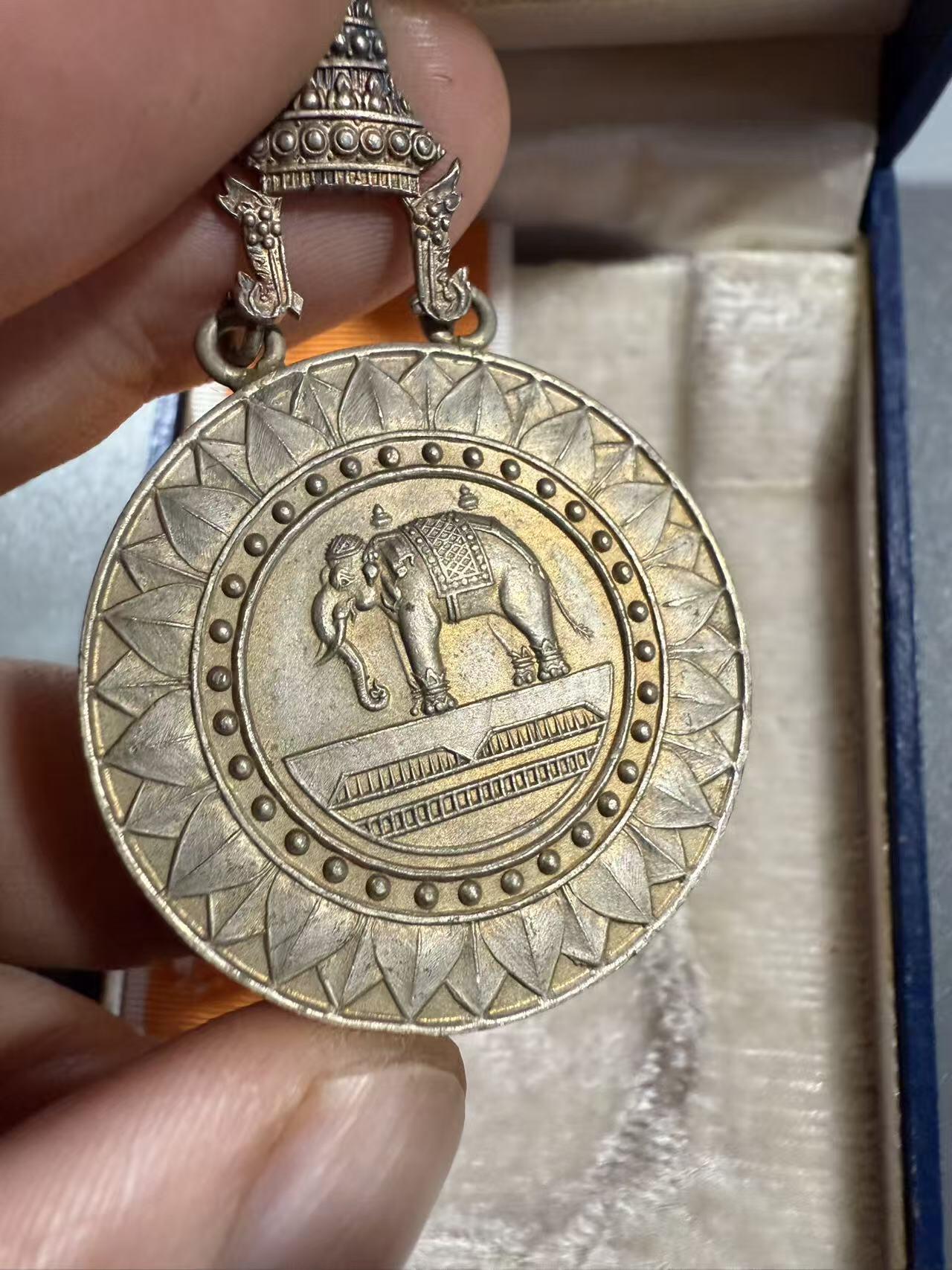 七河·世界币章小拍（总第27期） 原盒！泰国银制白象宝塔勋章