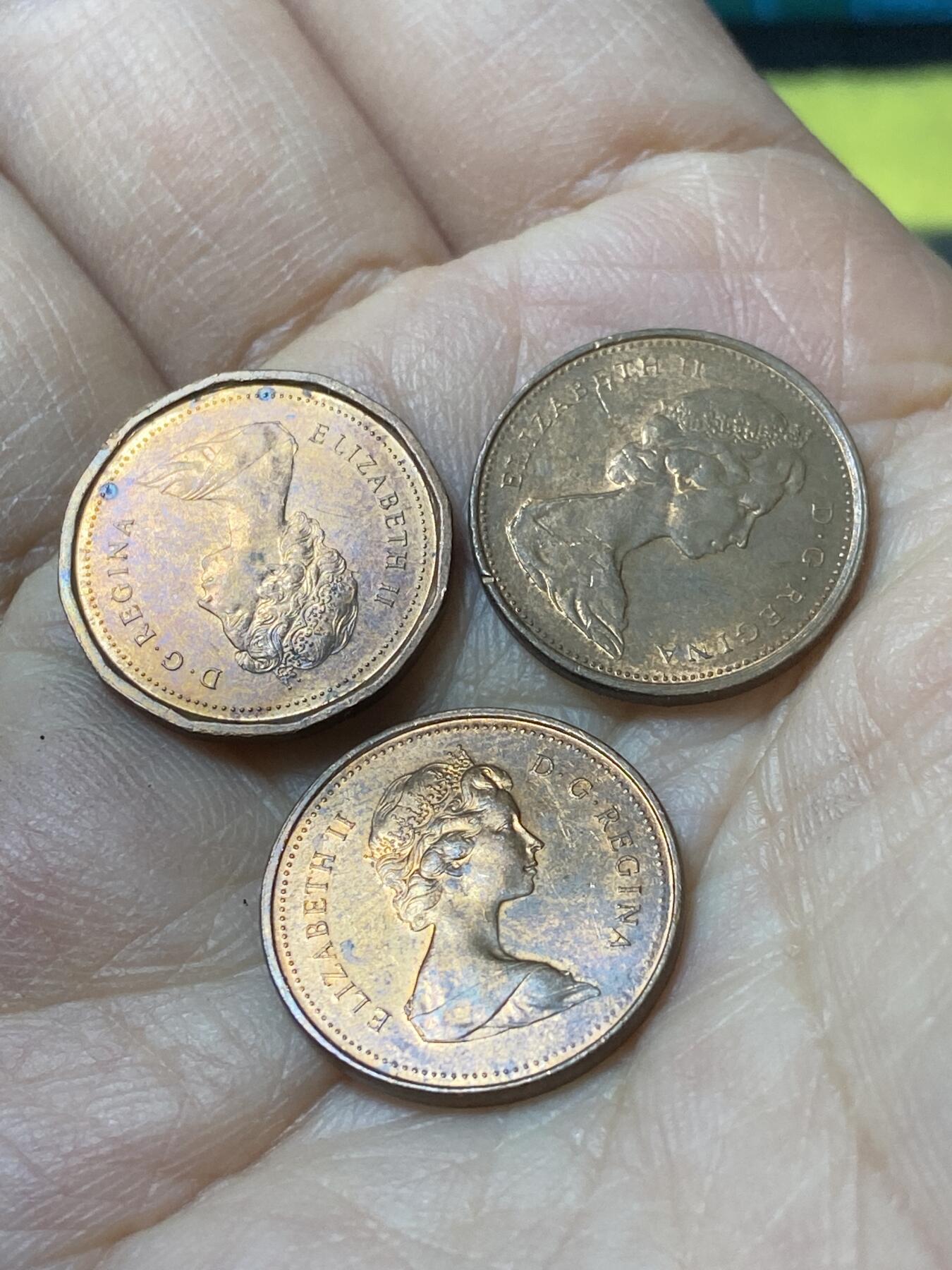 2025年第一百二十九场(总第一百五十五场）外国邮票、散币场(免佣金) 加拿大🇨🇦1分3枚：1978年79年(伊丽莎白二世中年花冠第二版全年份)，82年(伊丽莎白二世中年花冠第四版，首发年)