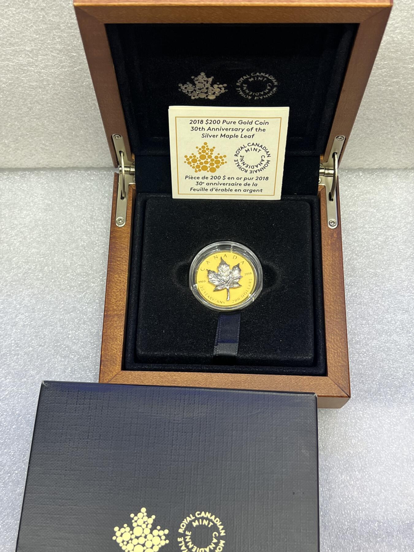 大中华拍卖第803期 2018加拿大枫叶30周年纪念金币含盒子证书1盎司金 首枚3D枫叶金币！金银合铸，极致工艺，收藏家必入臻品。