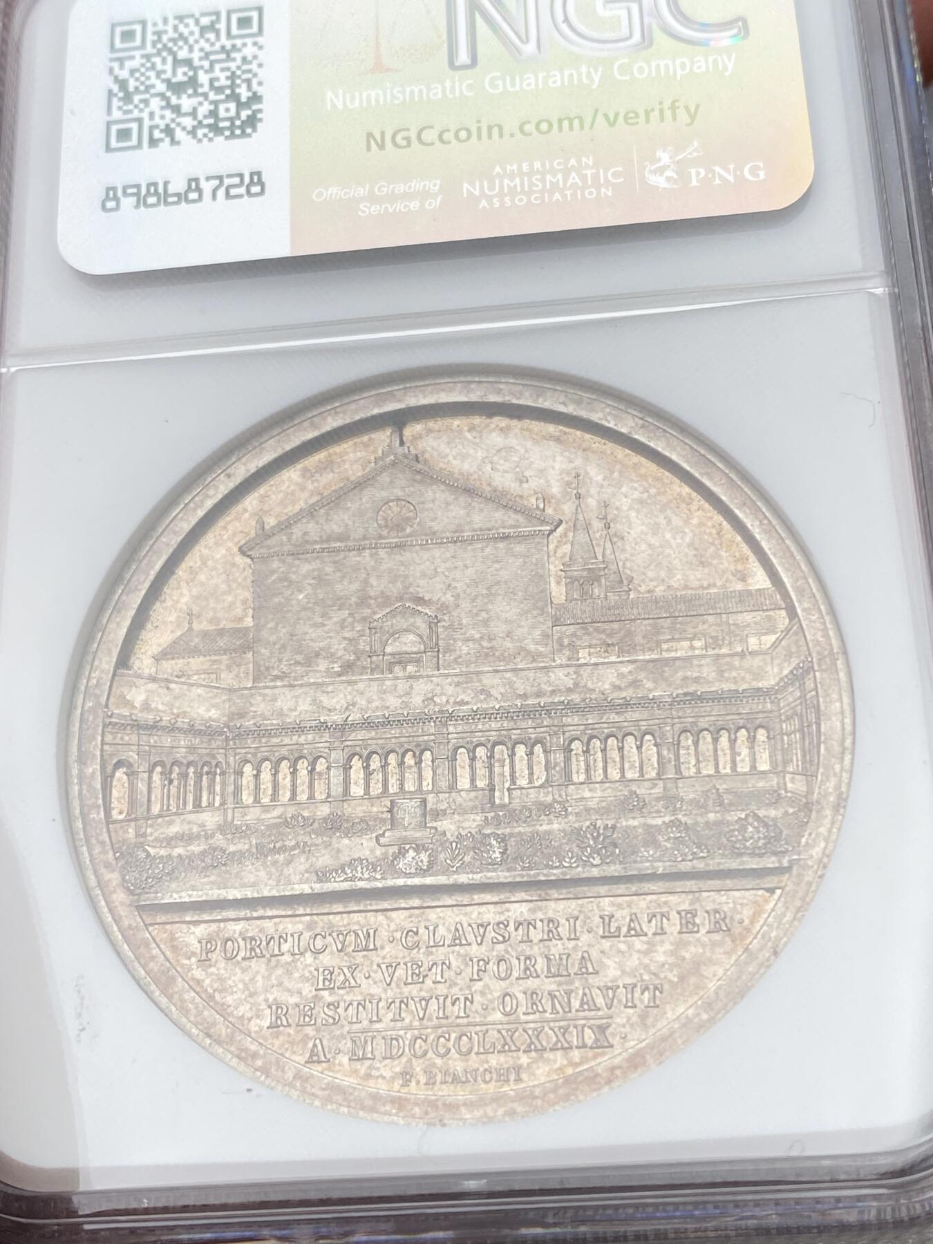 万国钱币拍卖第055期 NGC UNCD 1889年梵蒂冈教皇国利奥十三世修复拉特兰圣乔瓦尼修道院纪念大银章 高浮雕拉特兰圣乔瓦尼修道院非常漂亮 镜面精铸