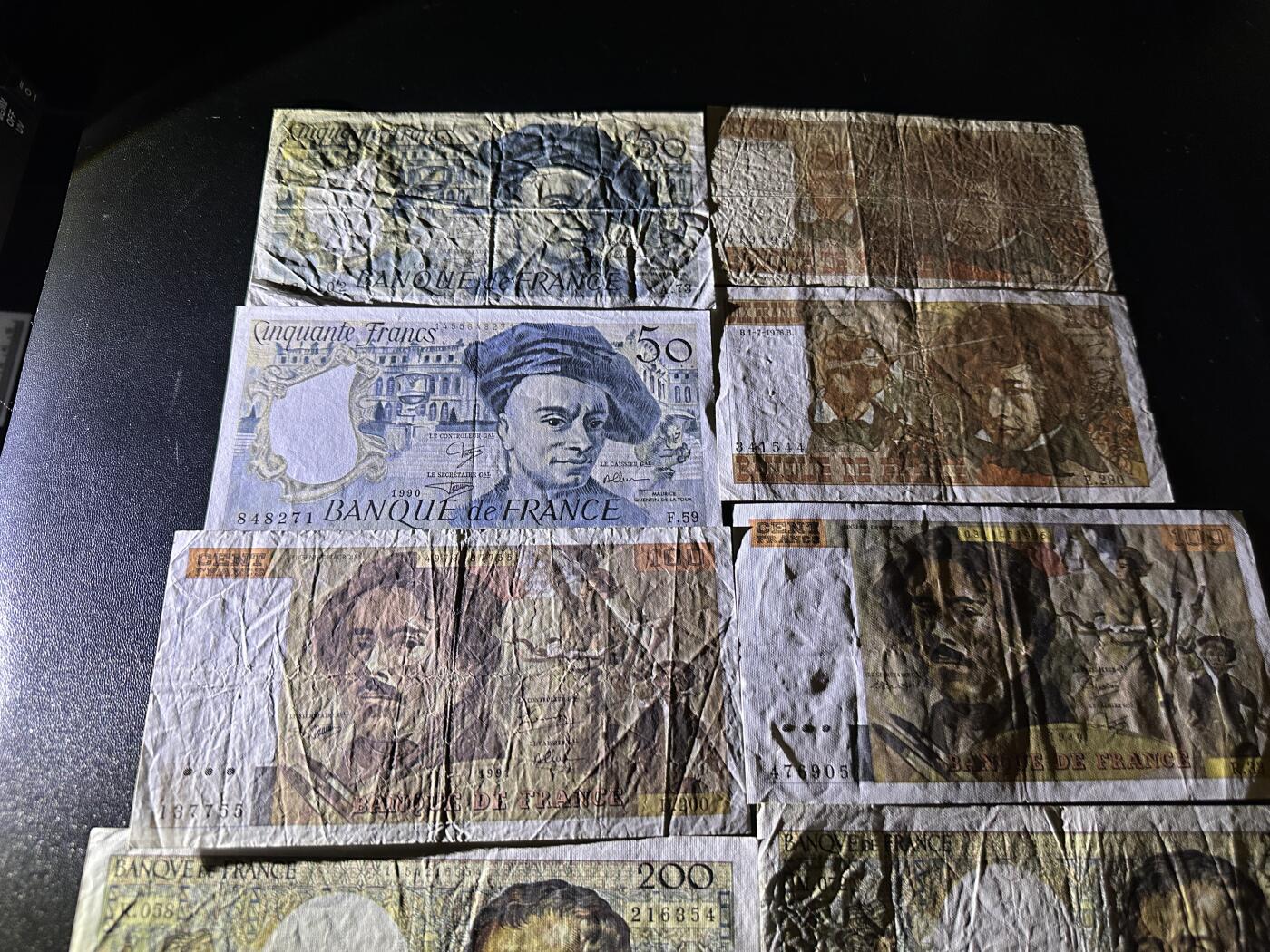 《外钞收藏家》第五百八十五期（精品场）（本平台长期征集拍品、欢迎藏友们联系合作）