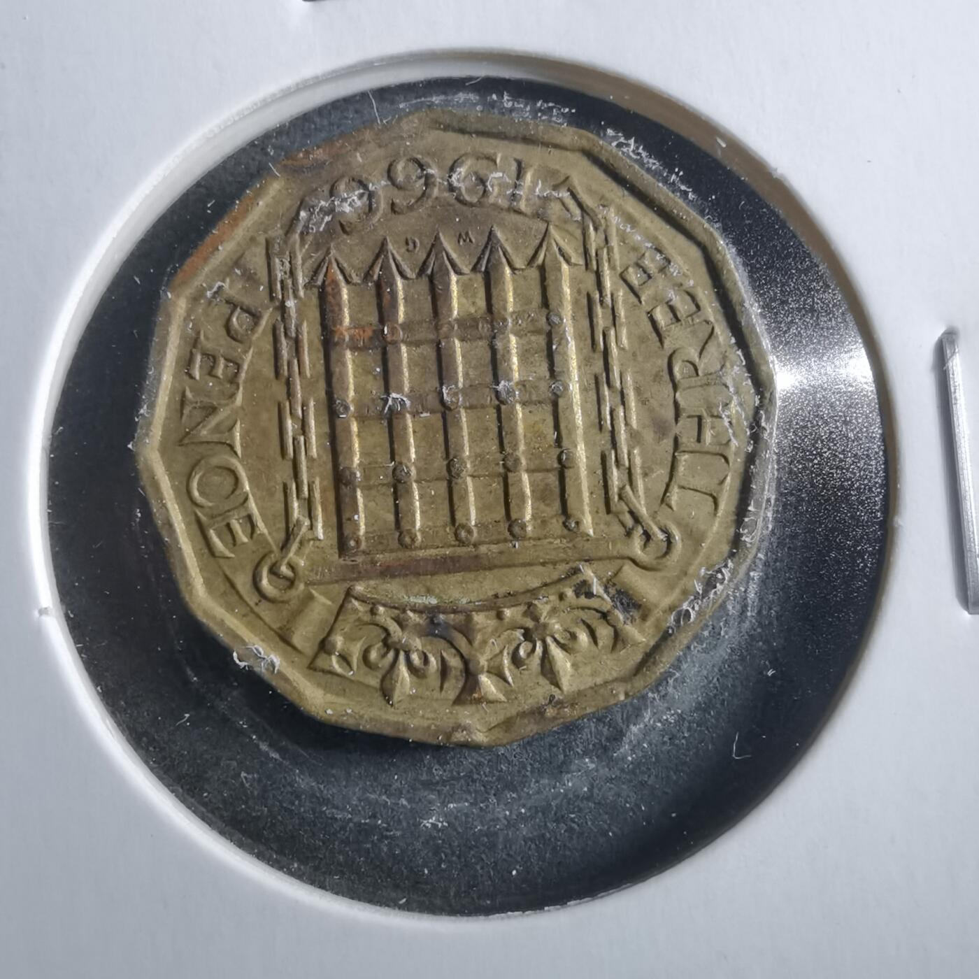 沼泽如烟--第906场 英国1966年3便士