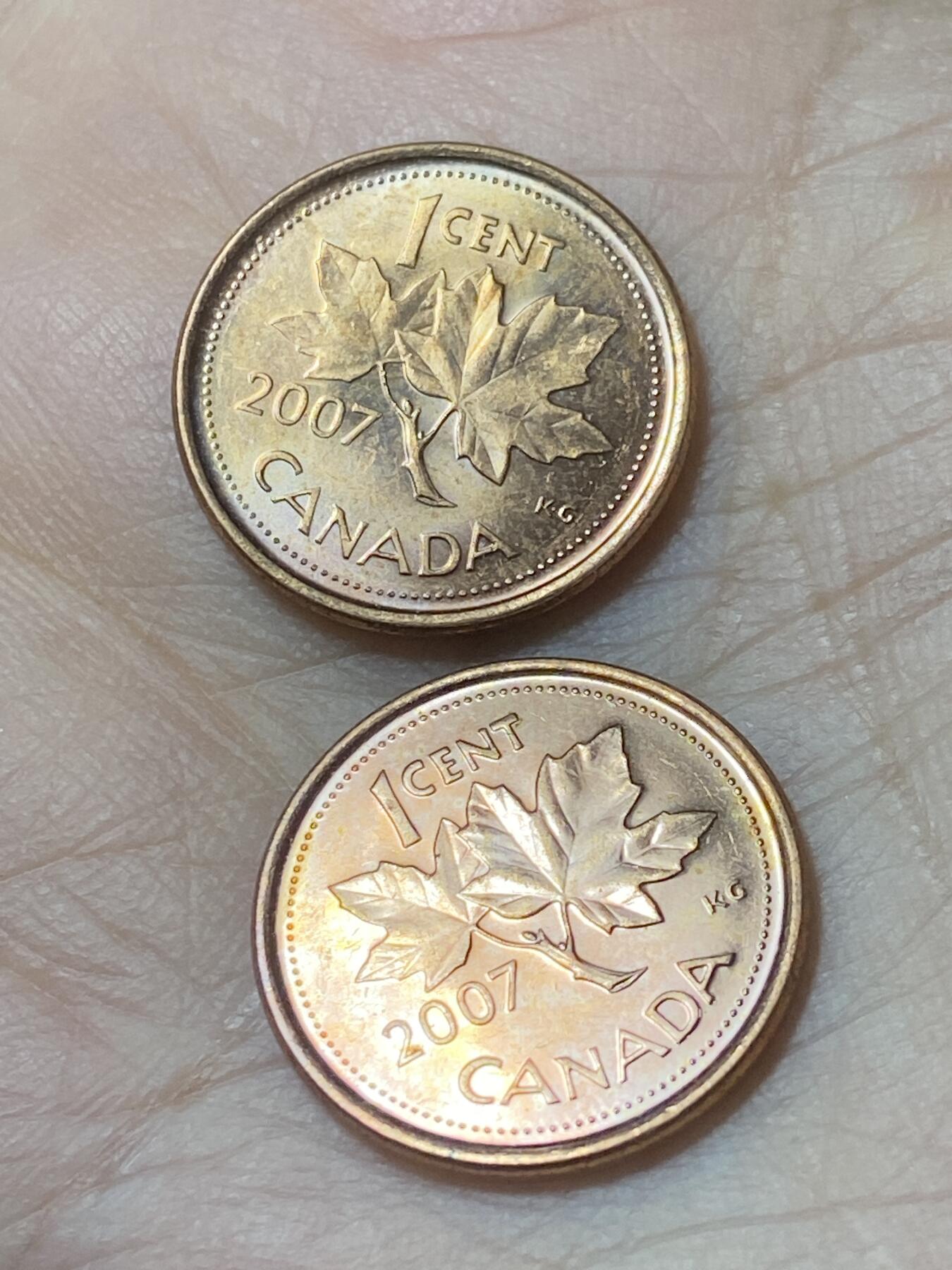 2025年第一百二十九场(总第一百五十五场）外国邮票、散币场(免佣金) 原光未流通–加拿大🇨🇦2007年1分2枚(伊丽莎白二世老年，枫叶标)