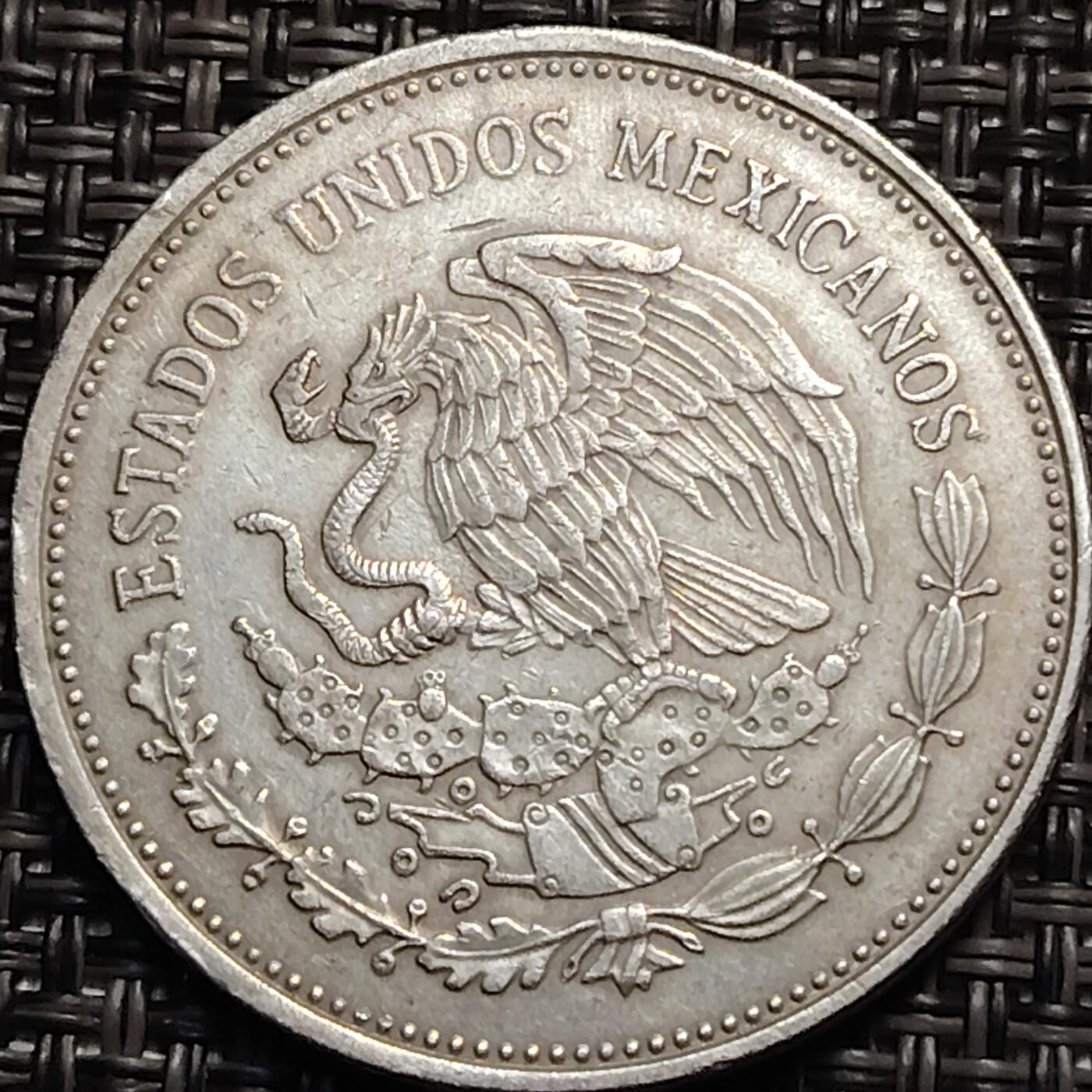 布加迪🐬～世界钱币(上海)🌾第 259 期 /  各国套币和散币 墨西哥🇲🇽 1988年 5000比索纪念币 石油工业国有化50周年 33mm