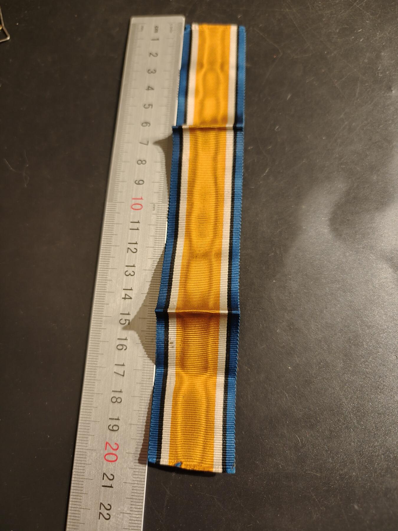 老王徽章第163期 13-15日三场连拍 16日统一发货  13、14日结束后可寄存 英国一战纪念章绶带       20cm 