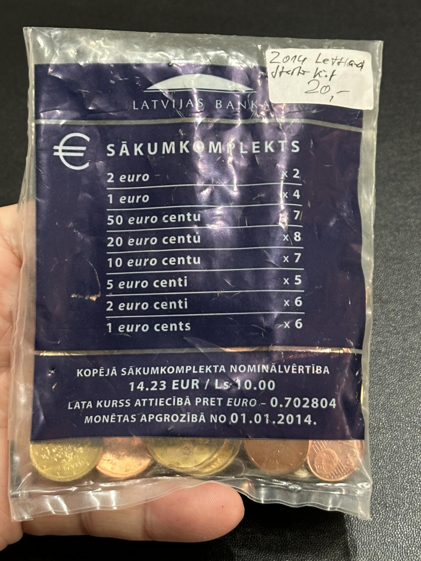 《外钞收藏家》第五百八十五期（精品场）（本平台长期征集拍品、欢迎藏友们联系合作）