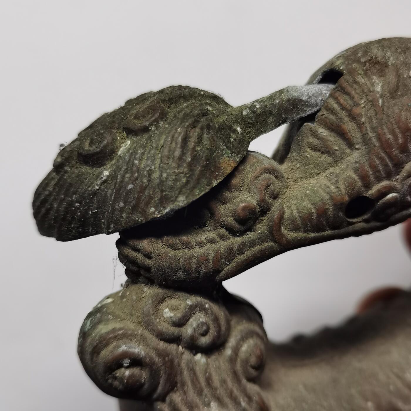 藏珍品阁专场80期 民国老铜狮子摆件，眼珠镶红宝石