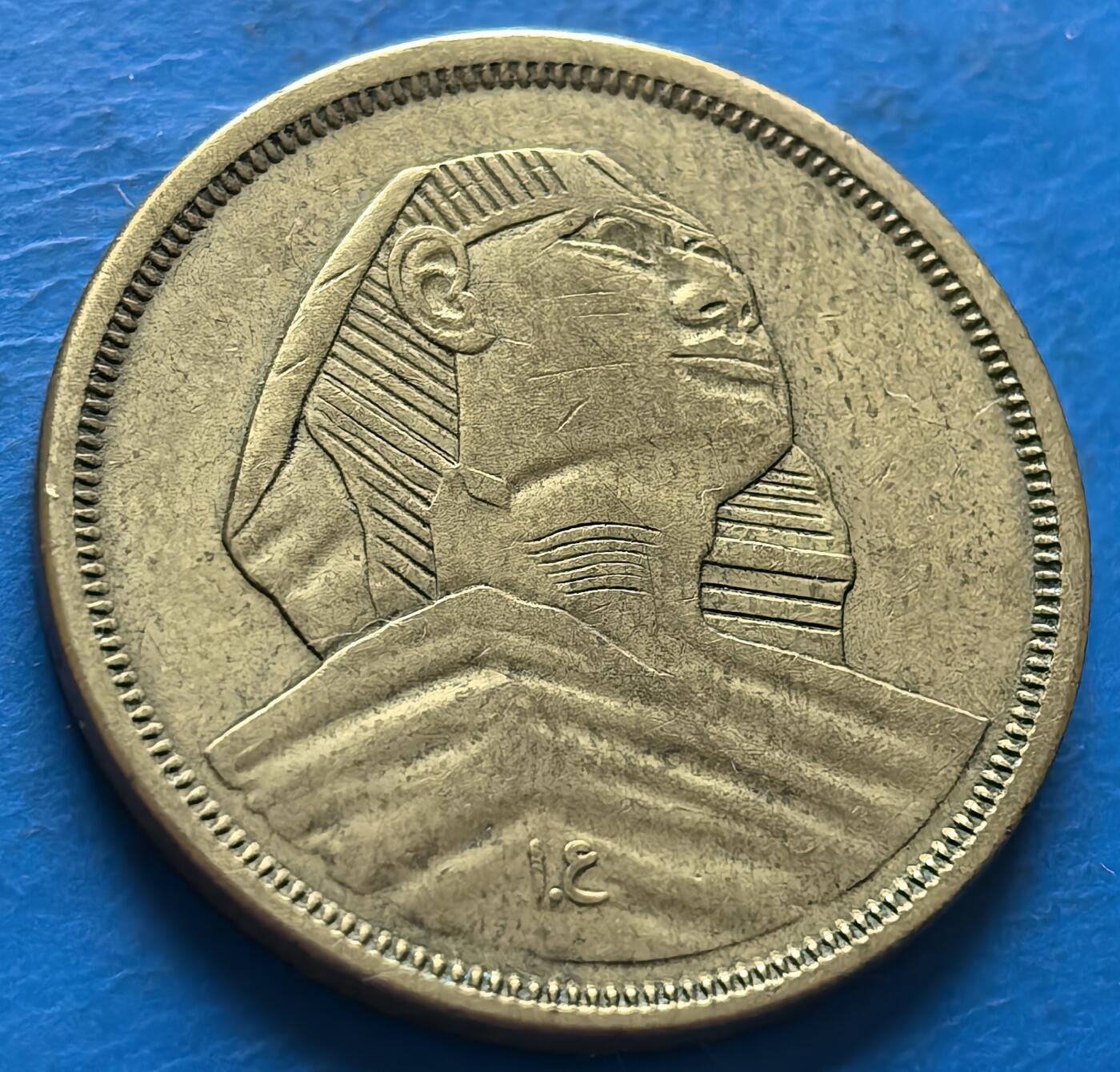 外国优质老铜币银币，周六九点倒数截拍，满百包邮，可寄存半年，喜欢朋友微信扫描二维码可直接参拍