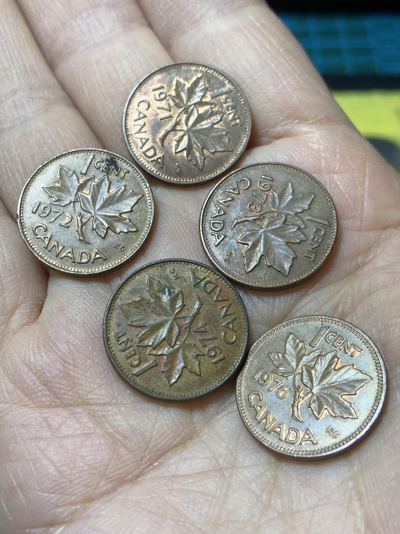 2025年第一百二十九场(总第一百五十五场）外国邮票、散币场(免佣金) 加拿大🇨🇦1分5枚：1971年72年73年74年76年(伊丽莎白二世中年花冠第一版)