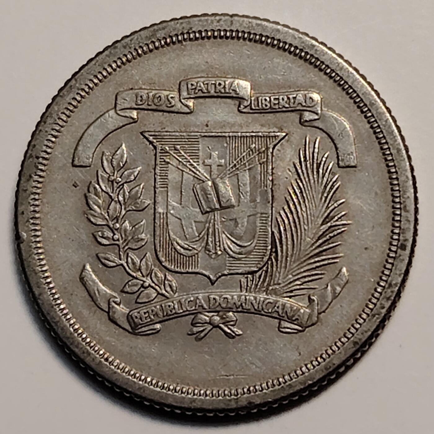 布加迪🐬～世界钱币(上海)🌾第 259 期 /  各国套币和散币 多米尼加🇩🇴 1979年 25分 杜阿尔特头像