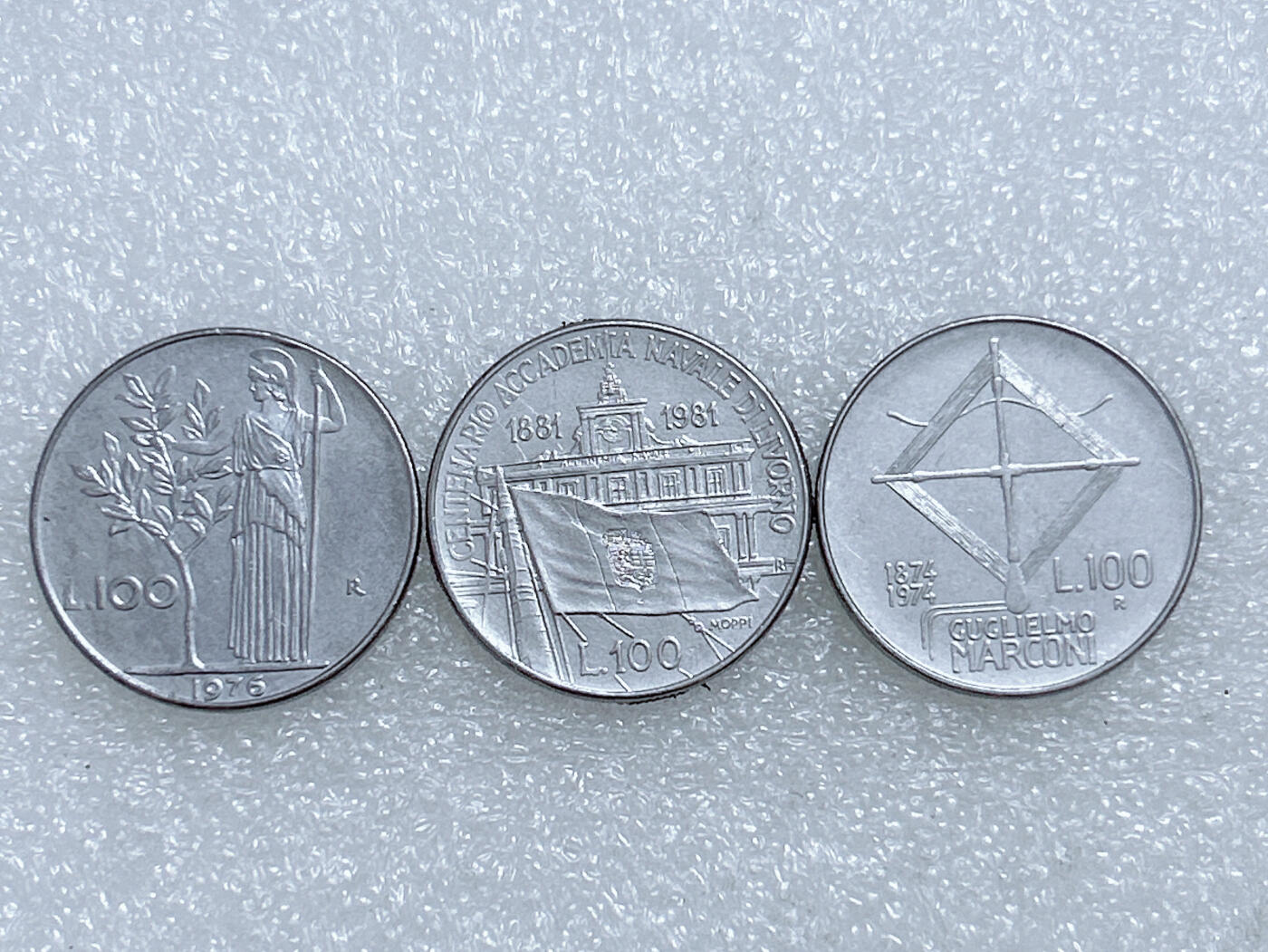 第一海外回流一元起拍收藏 散集专场  第267期 意大利不同版本100里拉不锈钢币 3枚