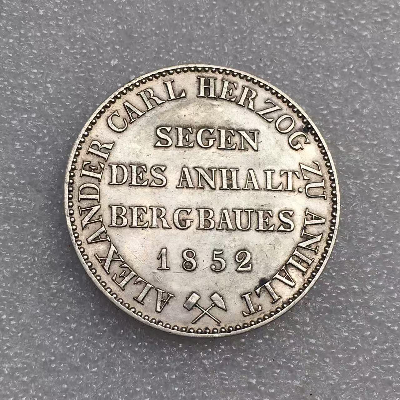 世界钱币专场拍卖 每周二开拍 加重版1852年德国安哈特贝恩堡小熊爬墙1泰勒流通银币