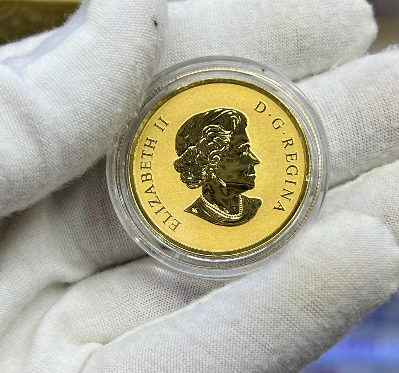 大中华拍卖第803期 2018加拿大枫叶30周年纪念金币含盒子证书1盎司金 首枚3D枫叶金币！金银合铸，极致工艺，收藏家必入臻品。