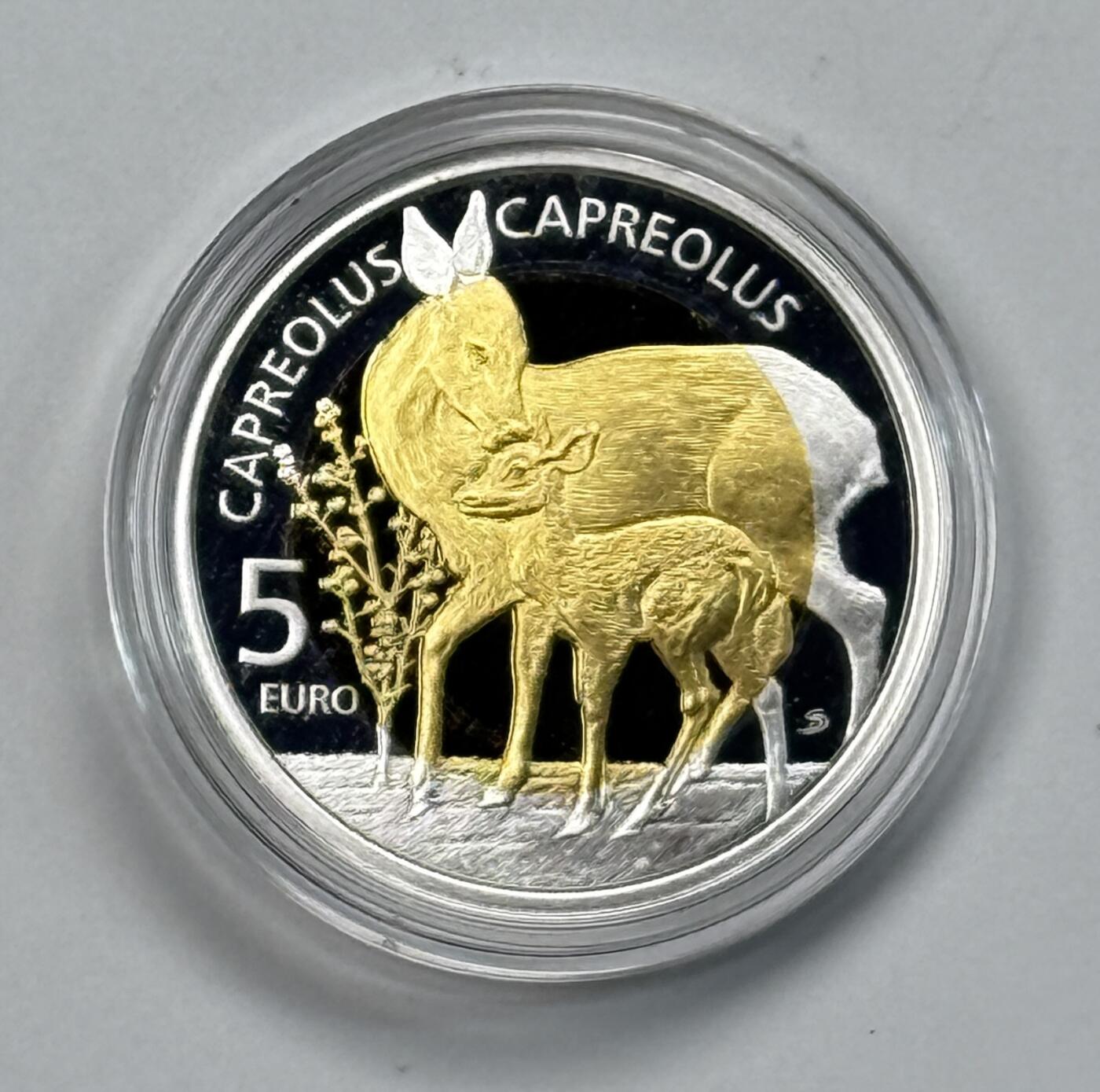 S&S Numismatic世界钱币-拍卖 第115期  卢森堡2025年 卢森堡动植物系列 – 狍子 5欧元925银+北欧金双色精制纪念币 官方卡币  发行量2000枚