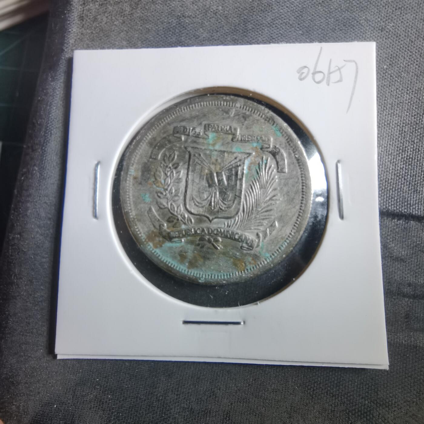 沼泽如烟--第906场 多米尼加1979年10比索