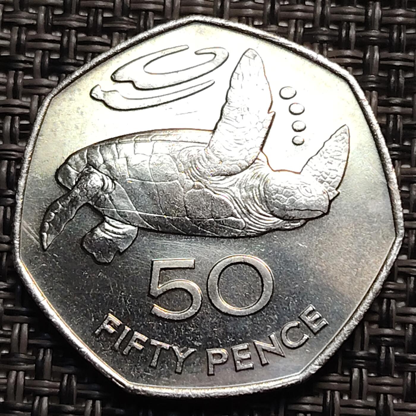 布加迪🐬～世界钱币(上海)🌾第 259 期 /  各国套币和散币 英属圣赫勒拿和阿森松岛 关押拿破仑的岛 50便士 30mm 女王头像