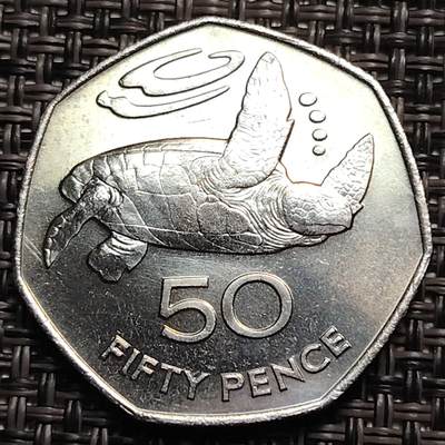 布加迪🐬～世界钱币(上海)🌾第 259 期 /  各国套币和散币 - 英属圣赫勒拿和阿森松岛 关押拿破仑的岛 50便士 30mm 女王头像