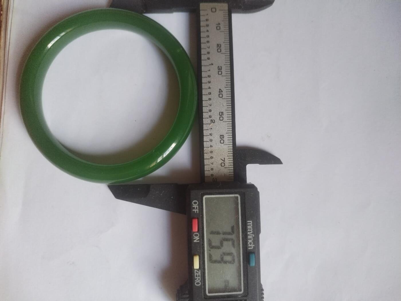 玉石 手镯 手串 手链 和田碧玉手镯。