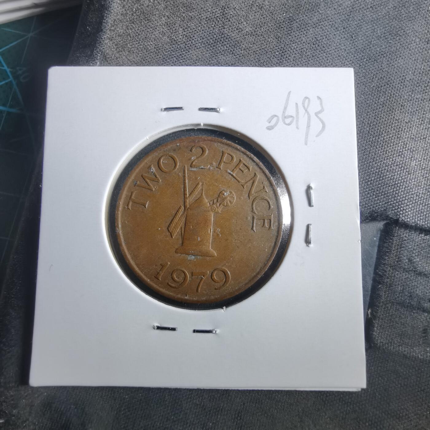 沼泽如烟--第906场 根西1979年2便士