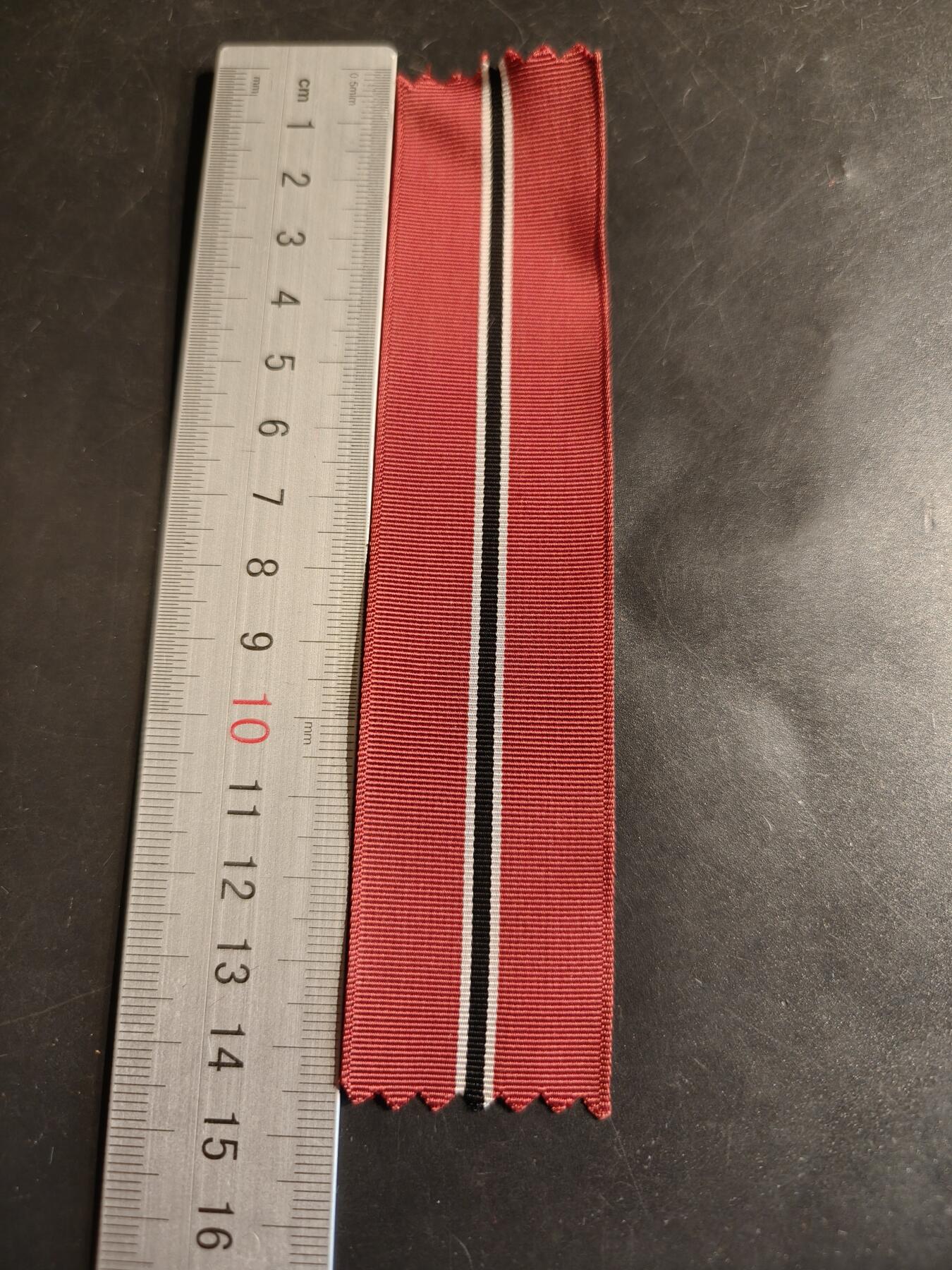 老王徽章第163期 13-15日三场连拍 16日统一发货  13、14日结束后可寄存   德三冻肉绶带 14cm