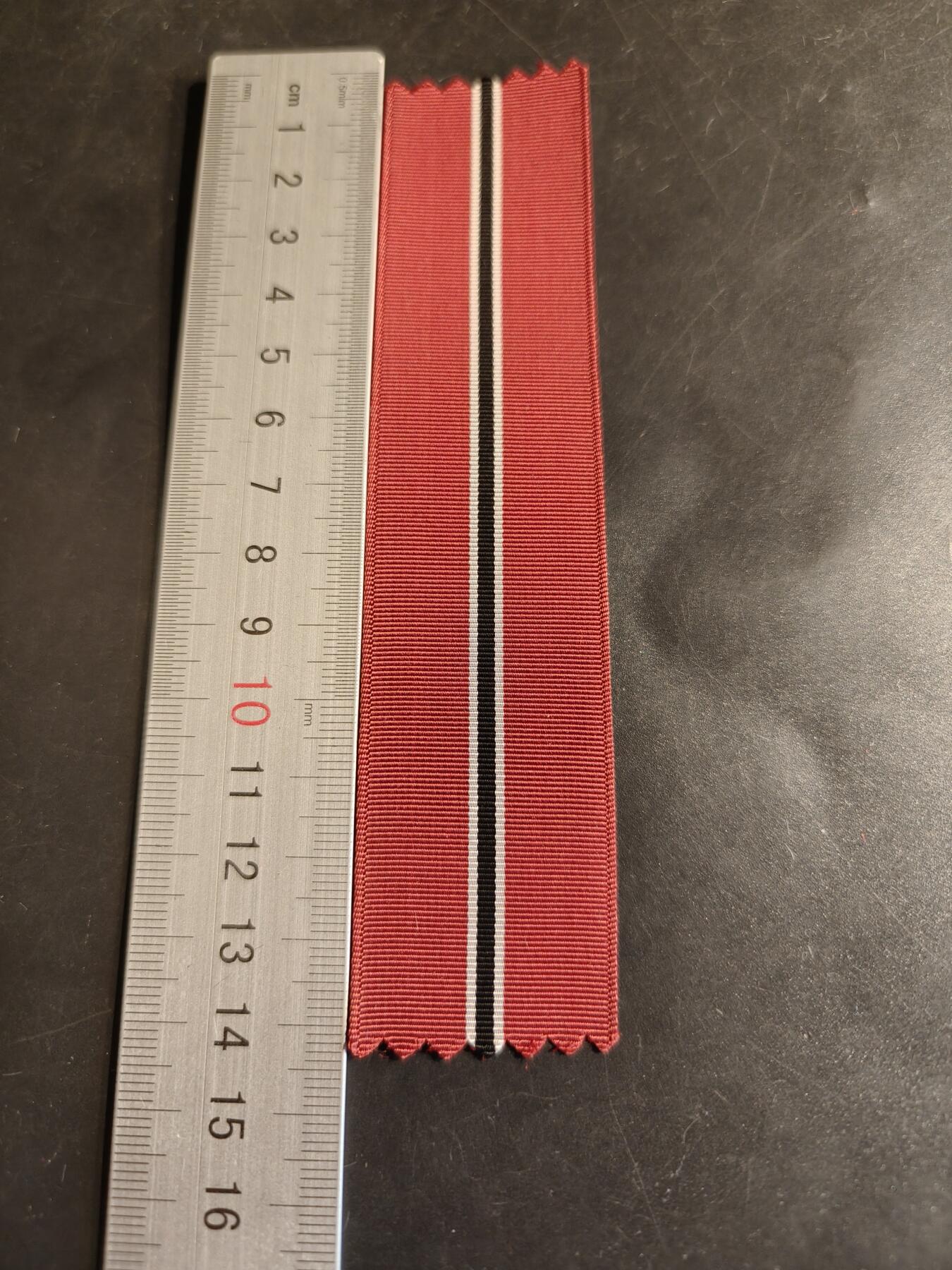 老王徽章第163期 13-15日三场连拍 16日统一发货  13、14日结束后可寄存 德三冻肉绶带      14cm 