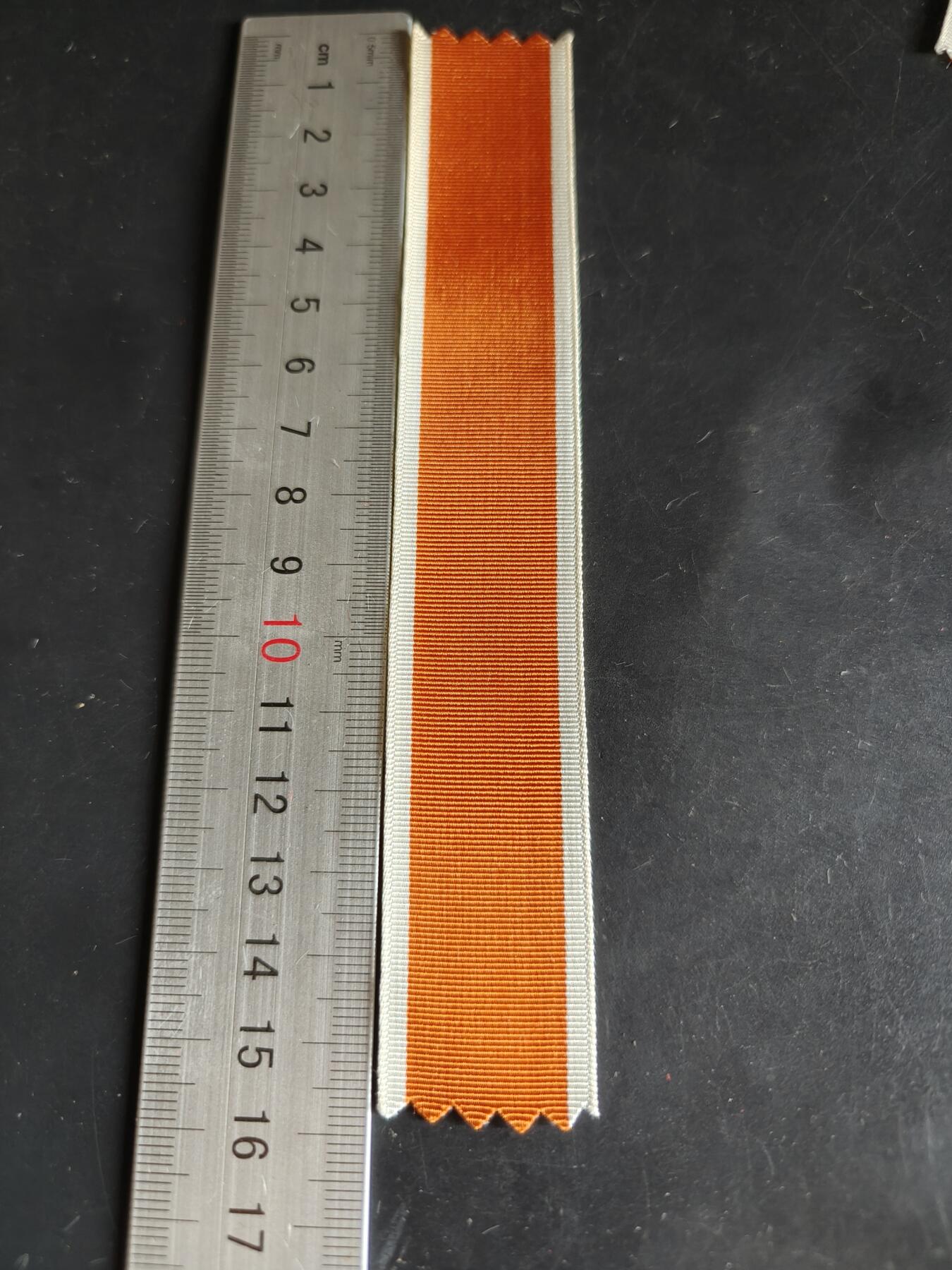 老王徽章第163期 13-15日三场连拍 16日统一发货  13、14日结束后可寄存  德三绶带    16cm