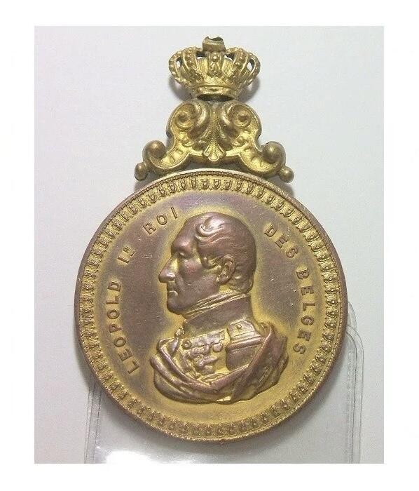 比利时1900年 利奥波德一世戴皇冠高浮雕大镀金章 45MM