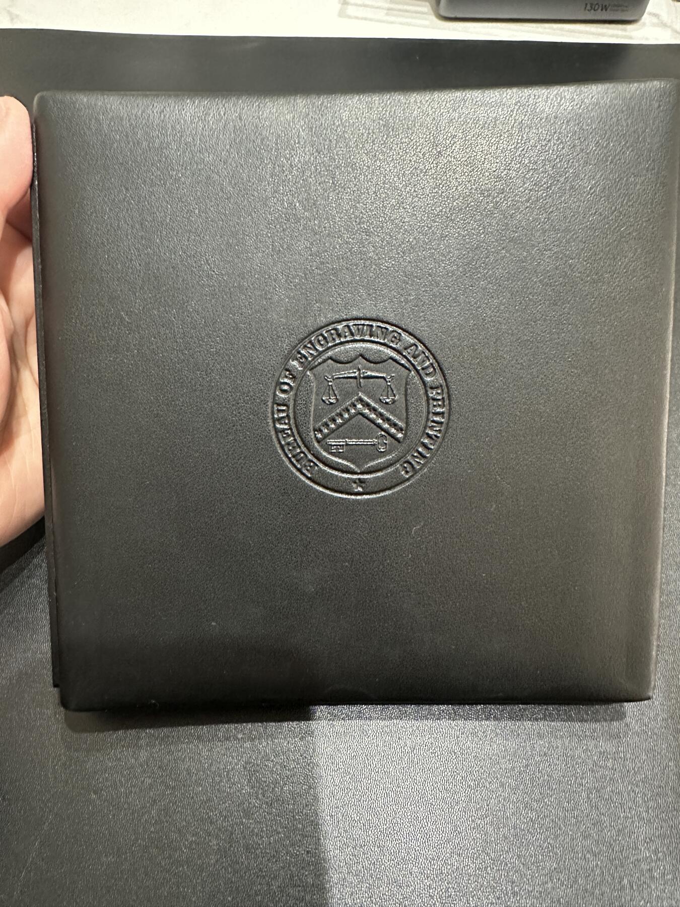 《外钞收藏家》第五百八十五期（精品场）（本平台长期征集拍品、欢迎藏友们联系合作）