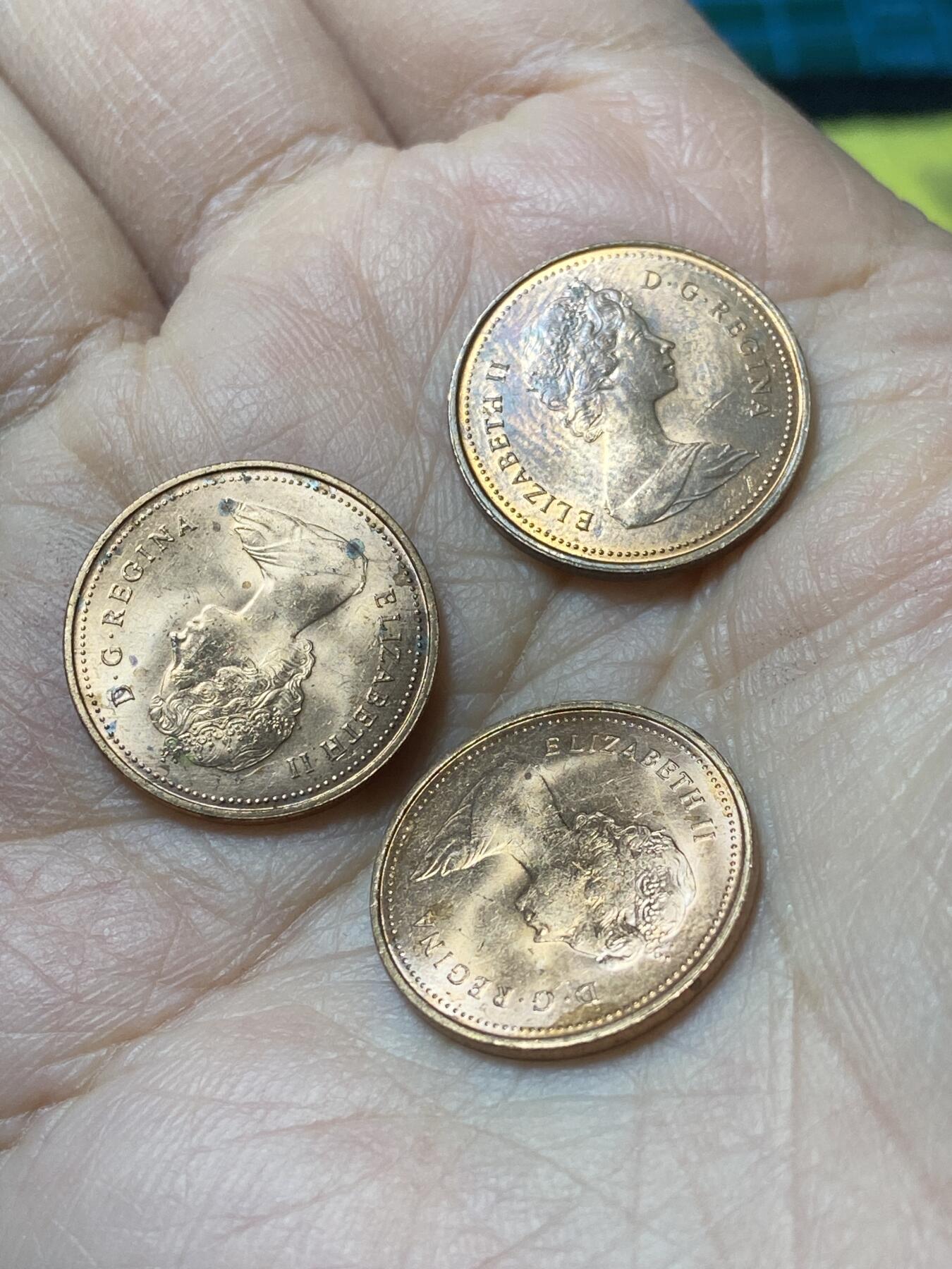 2025年第一百二十九场(总第一百五十五场）外国邮票、散币场(免佣金) 加拿大🇨🇦1981年1分3枚(伊丽莎白二世中年花冠第三版，关门年仅发行2年)