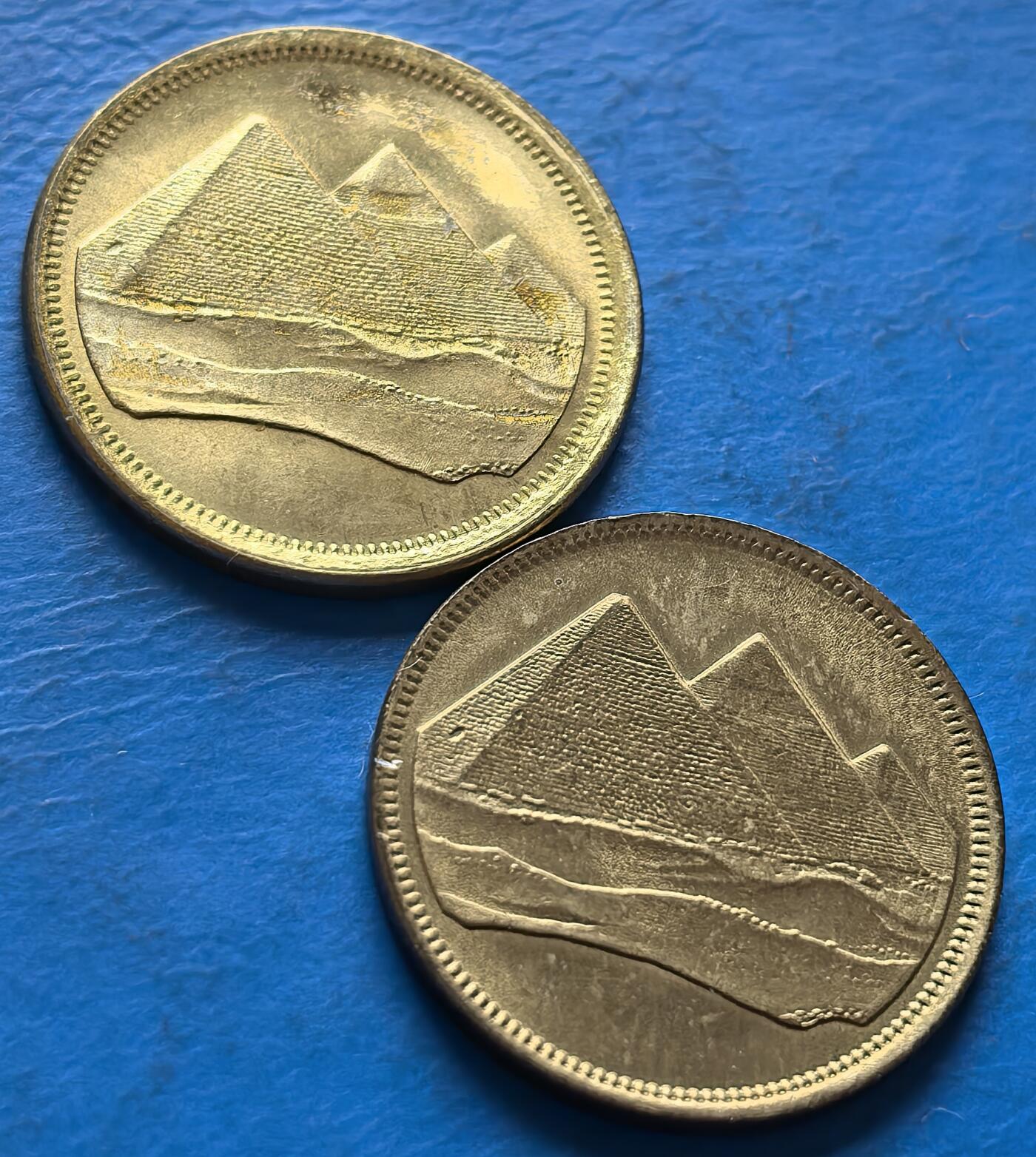 外国优质老铜币银币，周六九点倒数截拍，满百包邮，可寄存半年，喜欢朋友微信扫描二维码可直接参拍