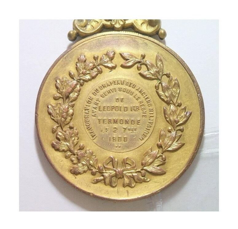 比利时1900年 利奥波德一世戴皇冠高浮雕大镀金章 45MM