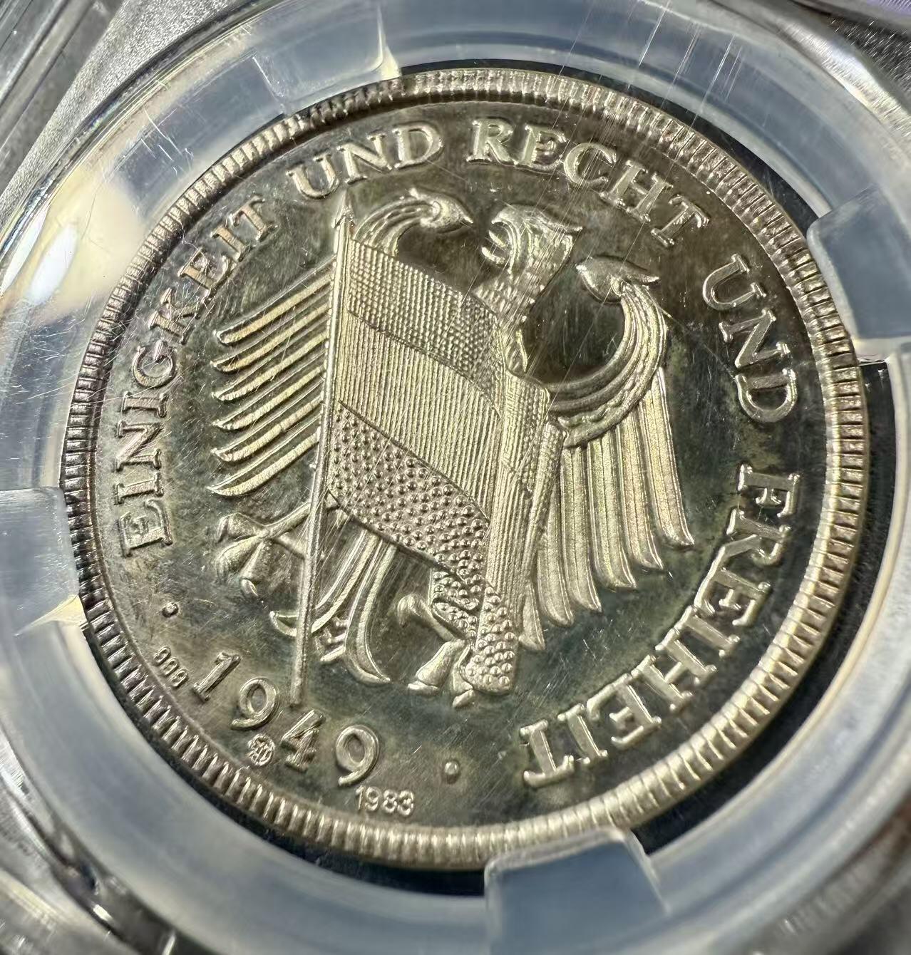 七河·世界币章小拍（总第27期） F 末任西德总理赫尔穆特.科尔高浮雕精制纯银纪念章