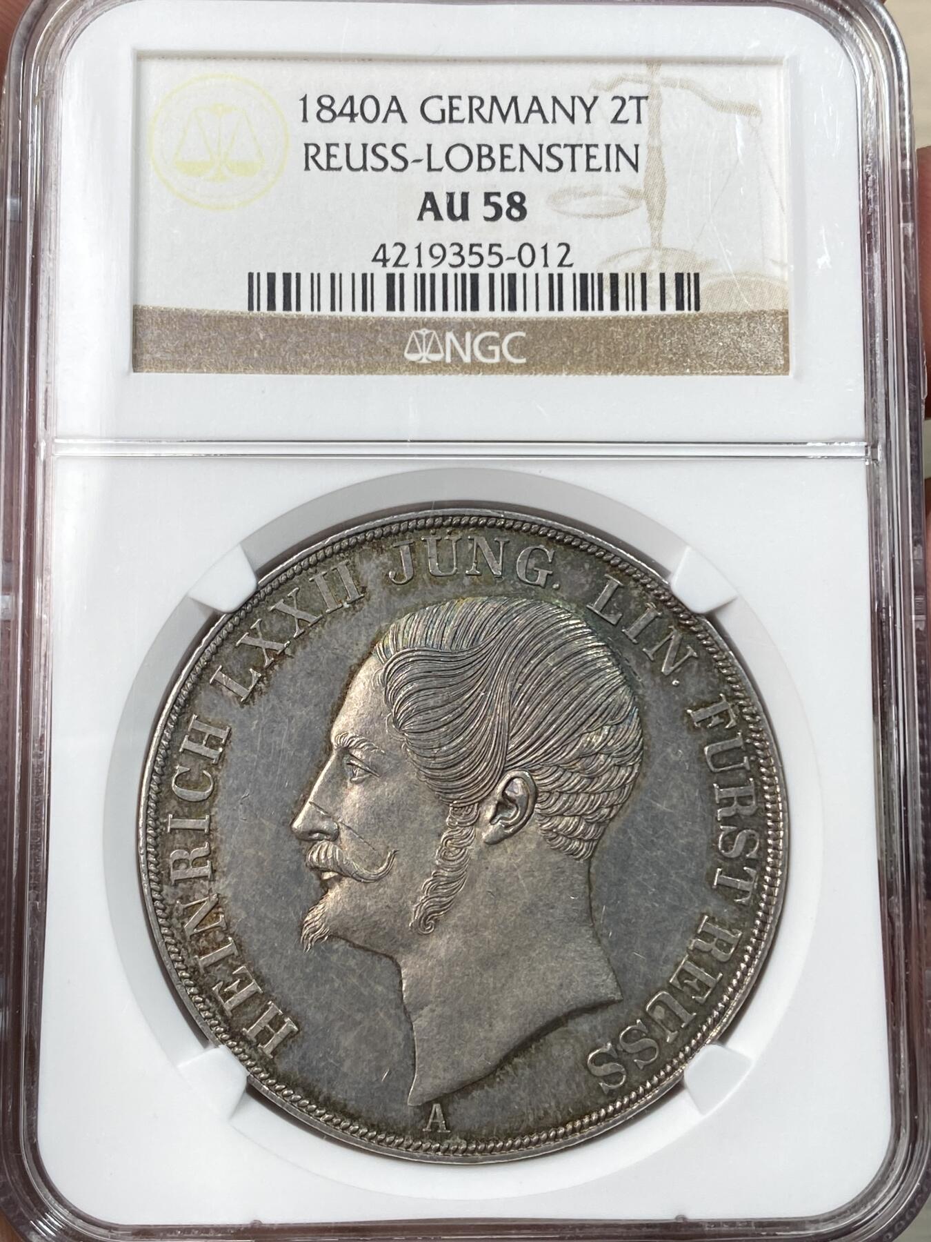 万国钱币拍卖第055期 NGC AU58 1840年德国罗伊斯-埃伯恩多夫幼系海因里希七十二世大纹章2泰勒 顶级小邦品种 环彩转光倒影包浆 高点细节极其锋利 发丝根根可数 NGC老盒 观感超越分数的状态