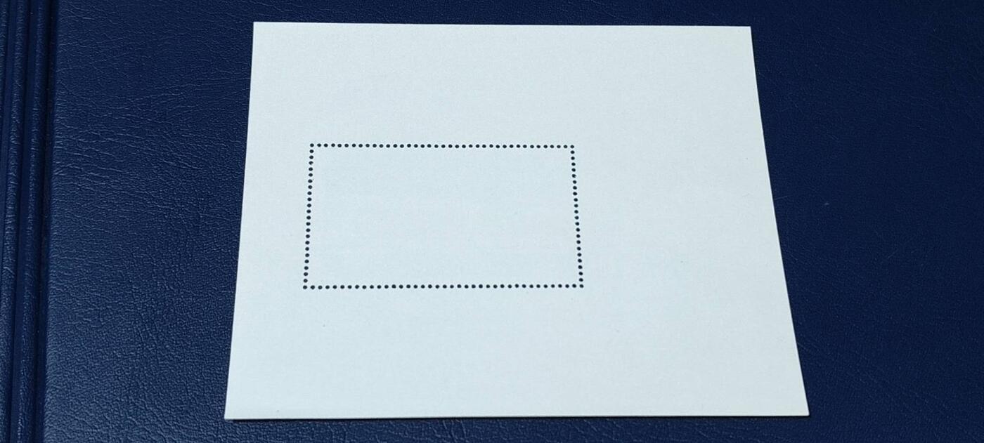 德国邮票专场，都是小型张、小全张 德国邮票小版票一张，民主德国1976年 共和国宫开幕建筑  小型张   品相如图