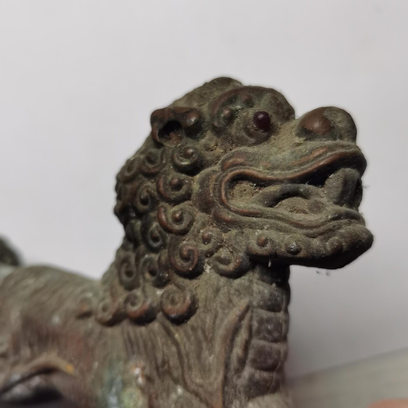 藏珍品阁专场80期 民国老铜狮子摆件，眼珠镶红宝石