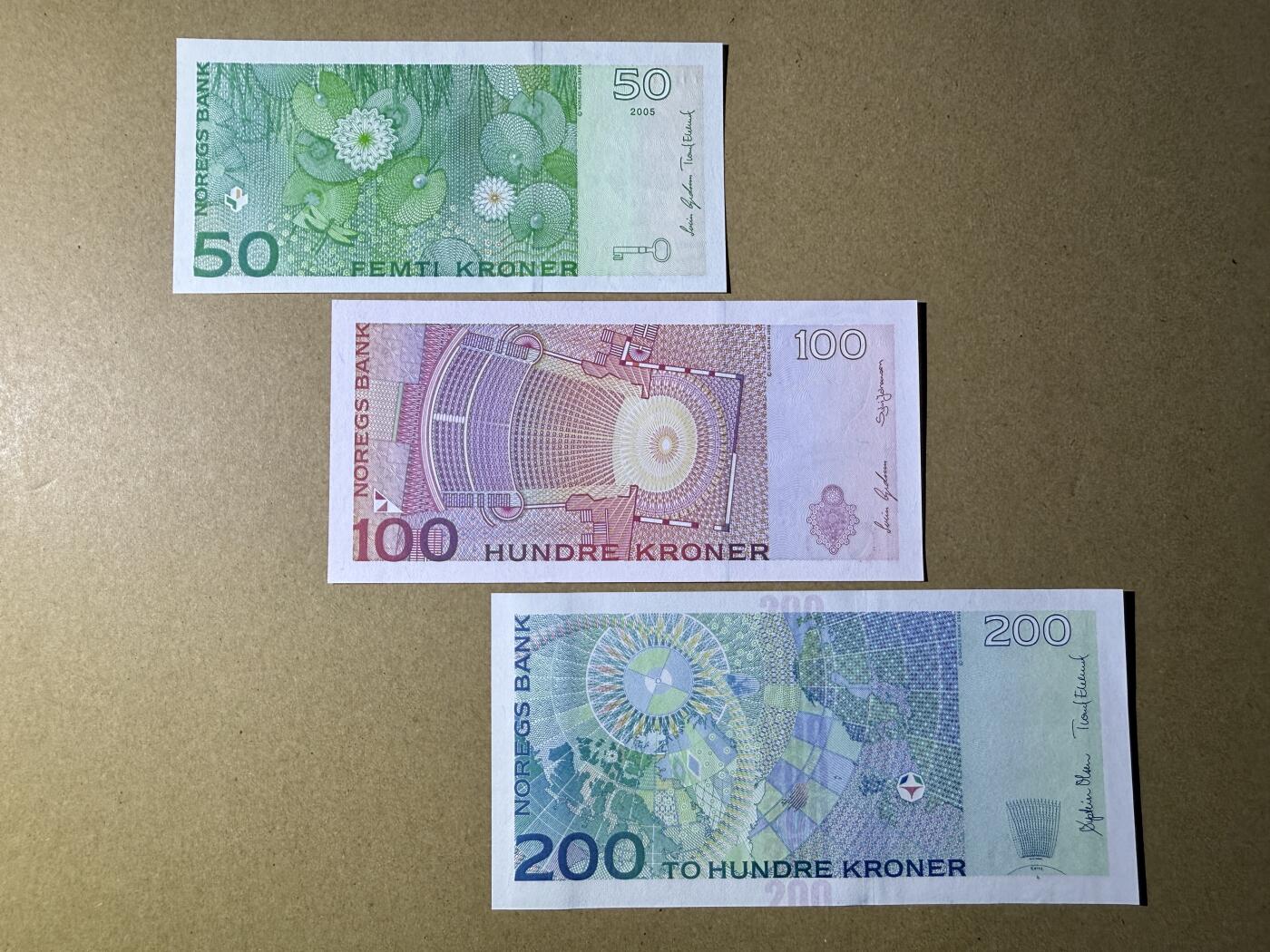 《艾美收藏》第220期-11.16周日外币畅拍场 挪威50、100、200克朗3张 UNC 原票绝品 全程无4