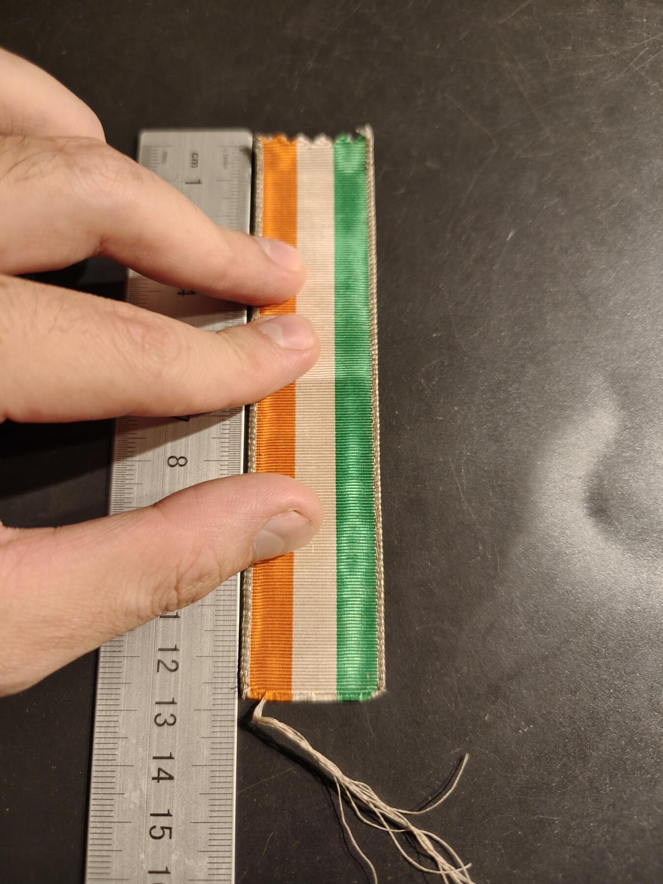 老王徽章第163期 13-15日三场连拍 16日统一发货  13、14日结束后可寄存  英国爱七版布尔战争绶带.  12.5cm